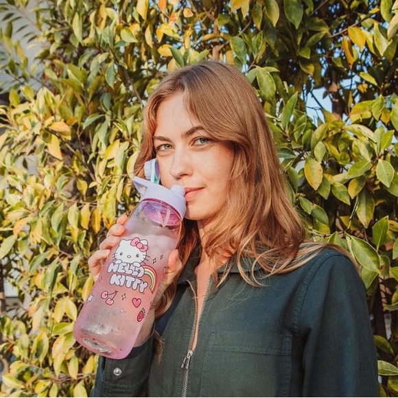 Sanrio Hello Kitty Rainbow Treats and Stars Water Bottle with Lid 28 Ounces NWT. - Picture 10 of 11